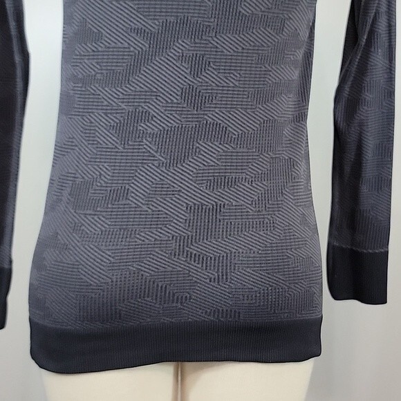 LULULEMON Swiftly Breathe Long Sleeve Vented Camo Top size 4 - Picture 6 of 8